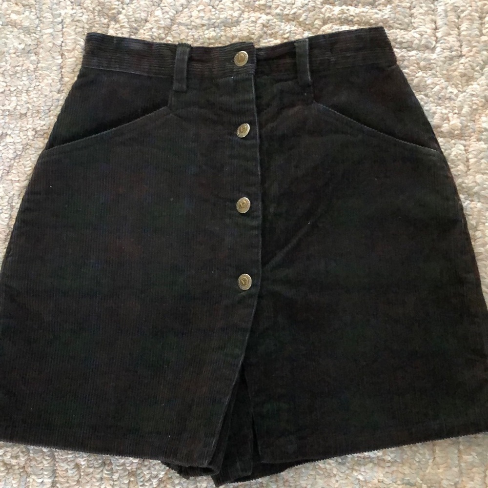 Culottes style,black skirt, size medium, corduroy,, button front & pockets,cute